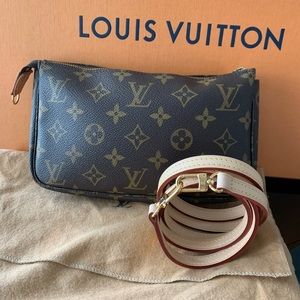 Louis Vuitton Monogram Pochette w/CrossBody Strap
